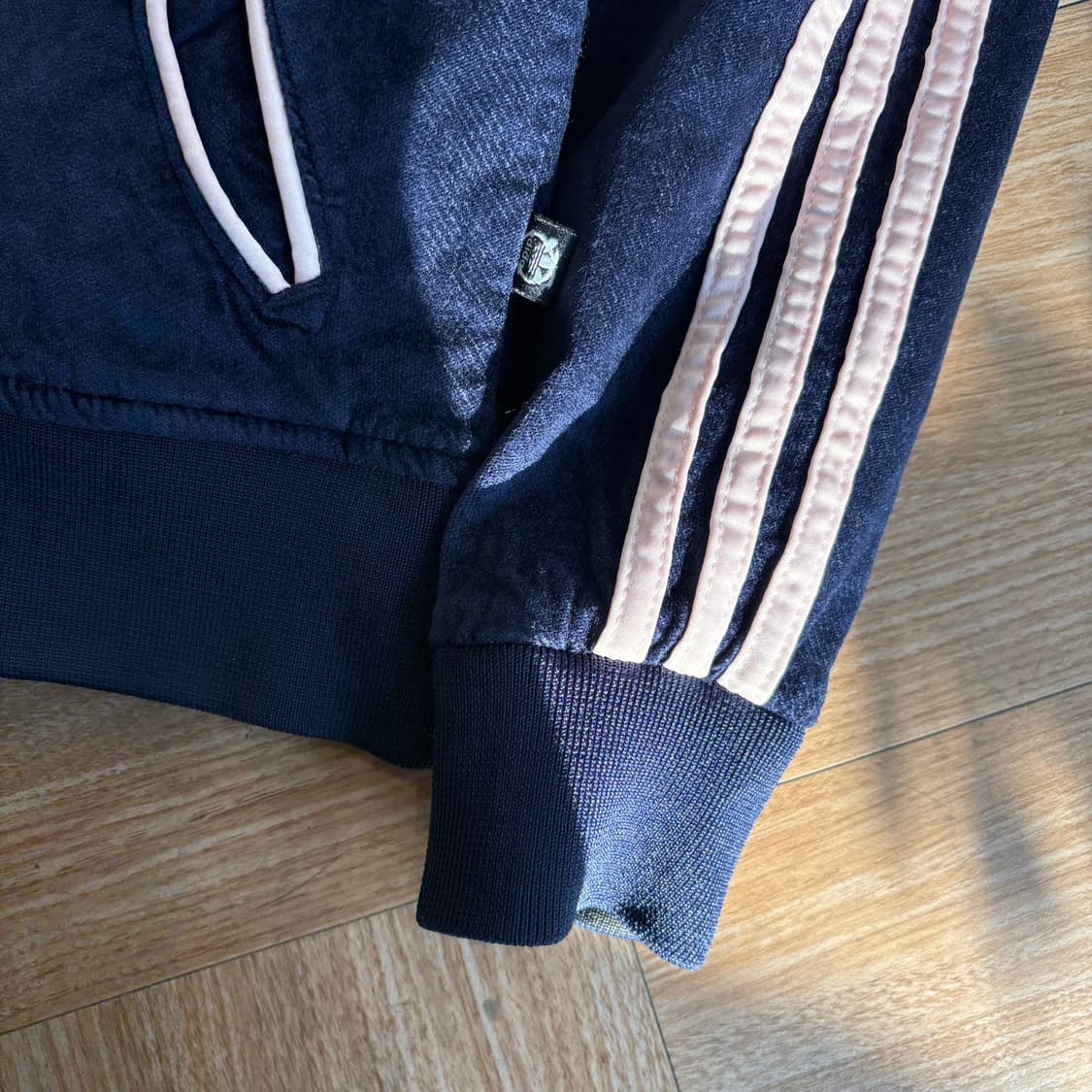 Adidas x Rita Ora 리버시블 벨벳 아시안 수베니어 자켓 상품이미지5