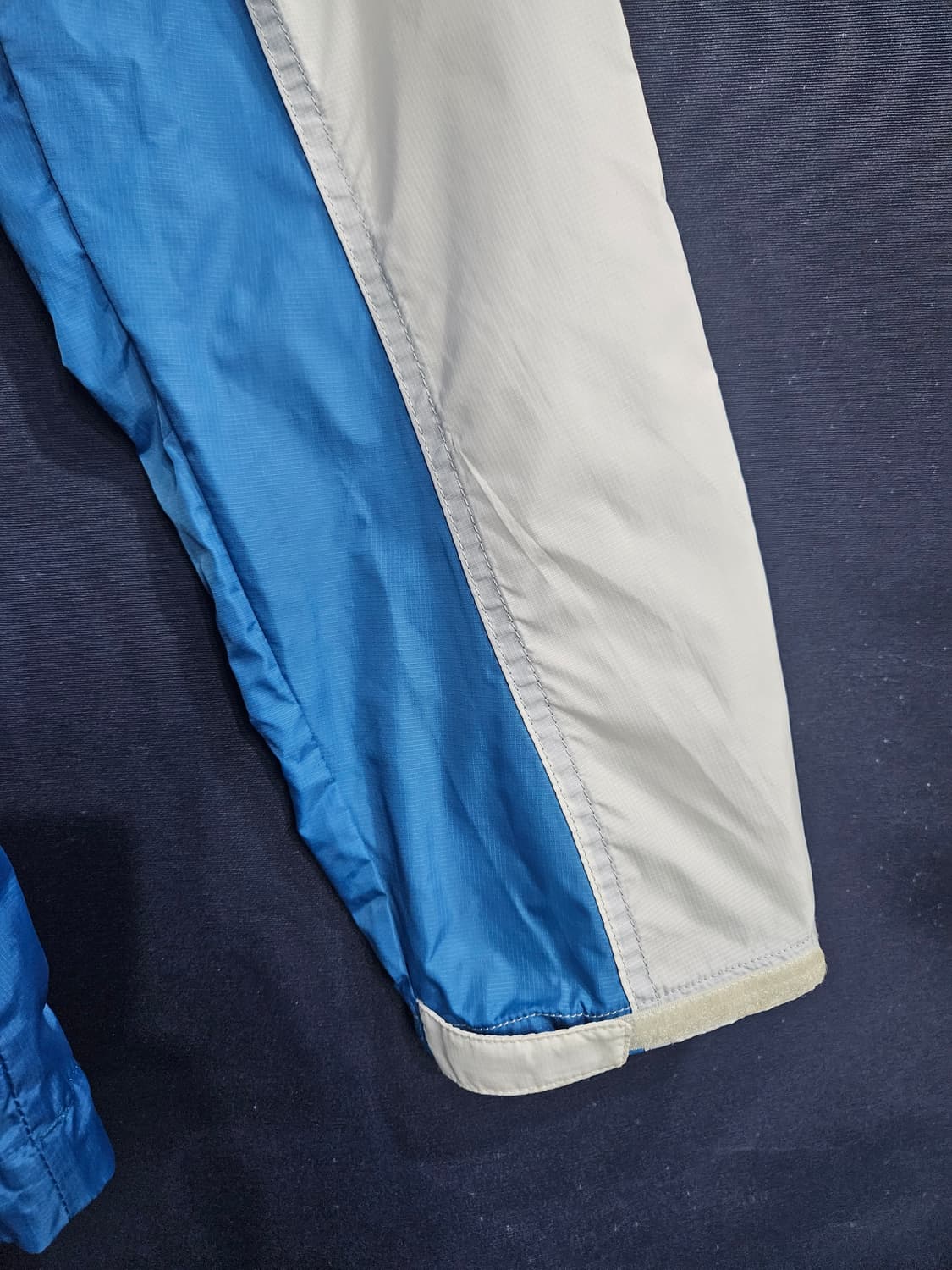 노스페이스 자수로고 화이트 투톤 남성 105 바람막이 자켓  상품이미지5