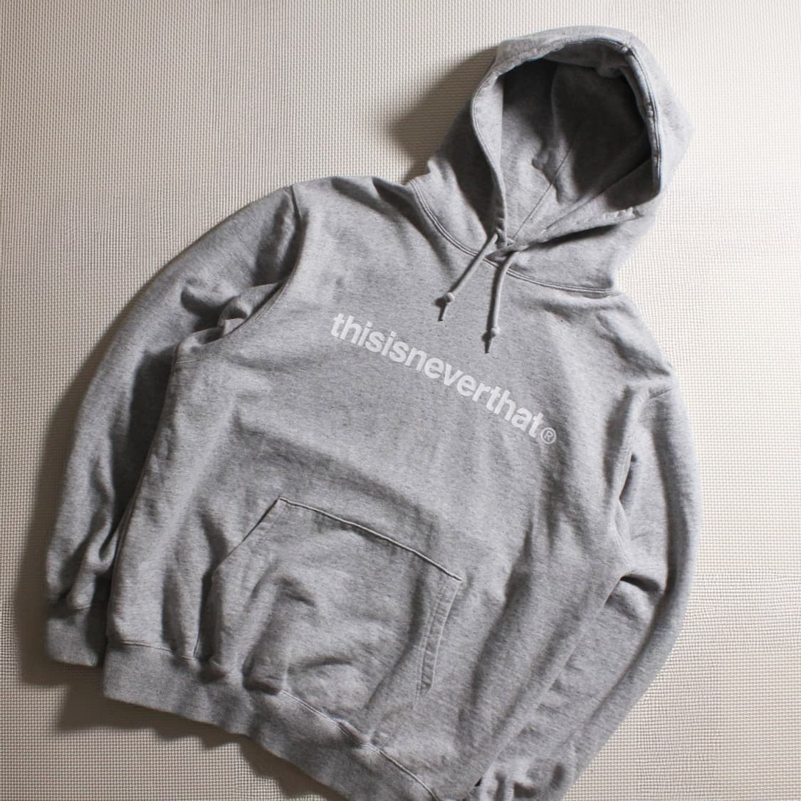 thisisneverthat® 디네뎃 그레이 후드티 상품이미지2