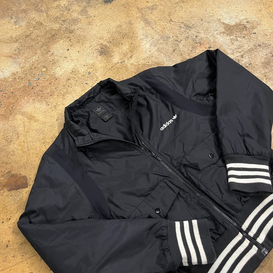 아디다스 블랙 점퍼 85 상품이미지1