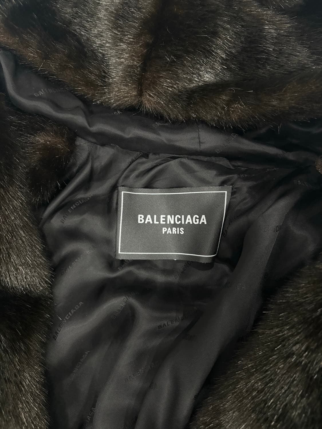 BALENCIAGA FUR COAT HOODIE  상품이미지2