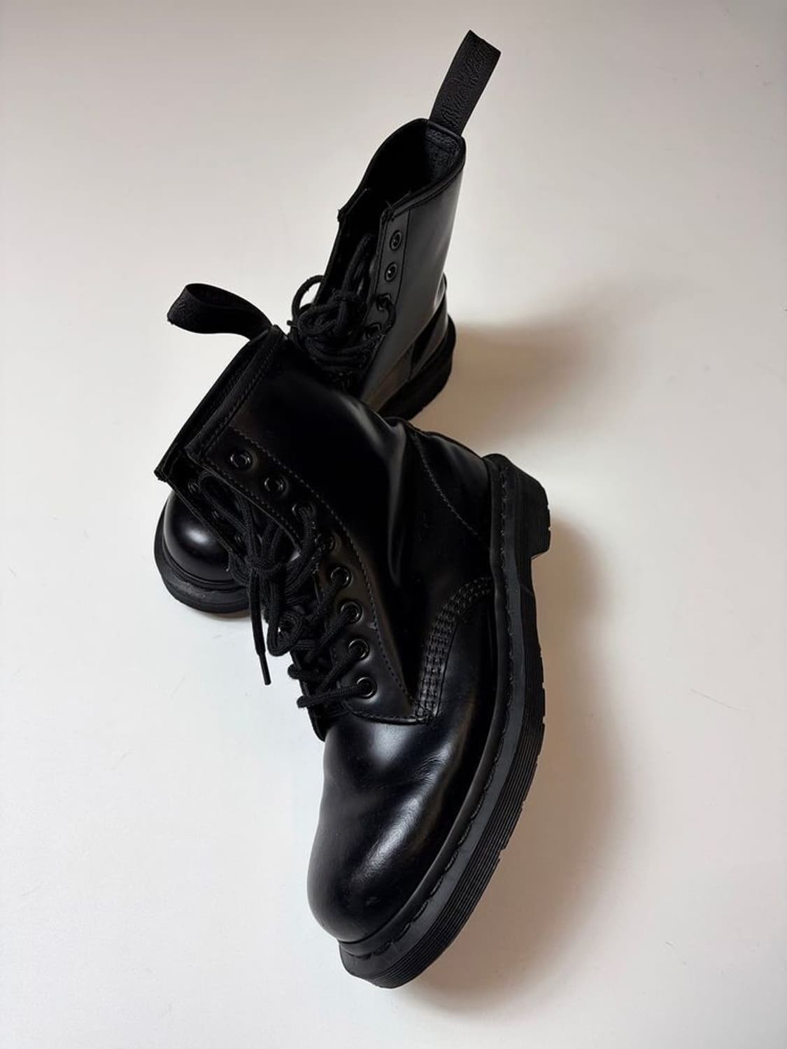 닥터마틴 시그니처 8홀 1460 스무스 워커 Q1530 상품이미지1