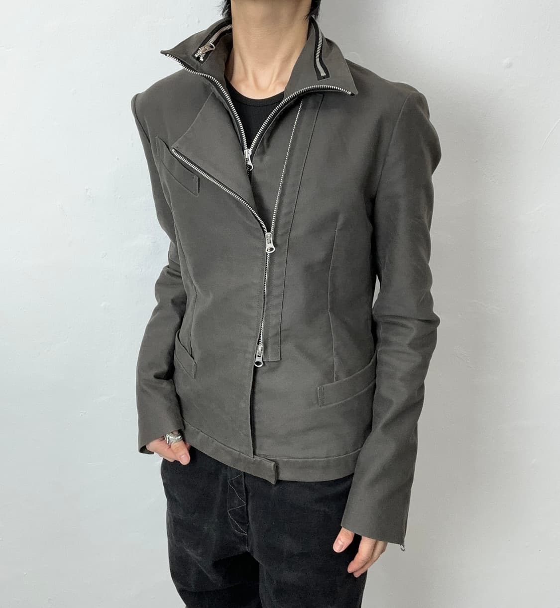 THE TWELVE Asymmetric High-Neck Double Z 상품이미지1