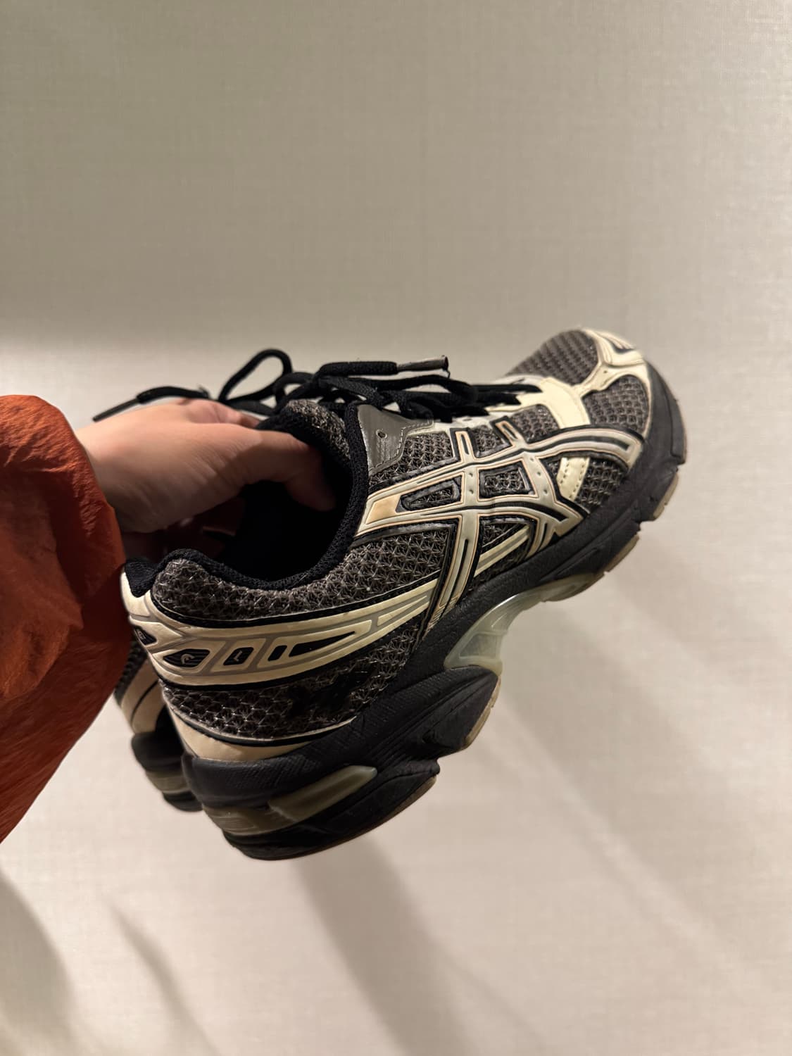 [265]아식스 x i4p 콜라보신발 밍크 글레이셔 그레이 상품이미지3