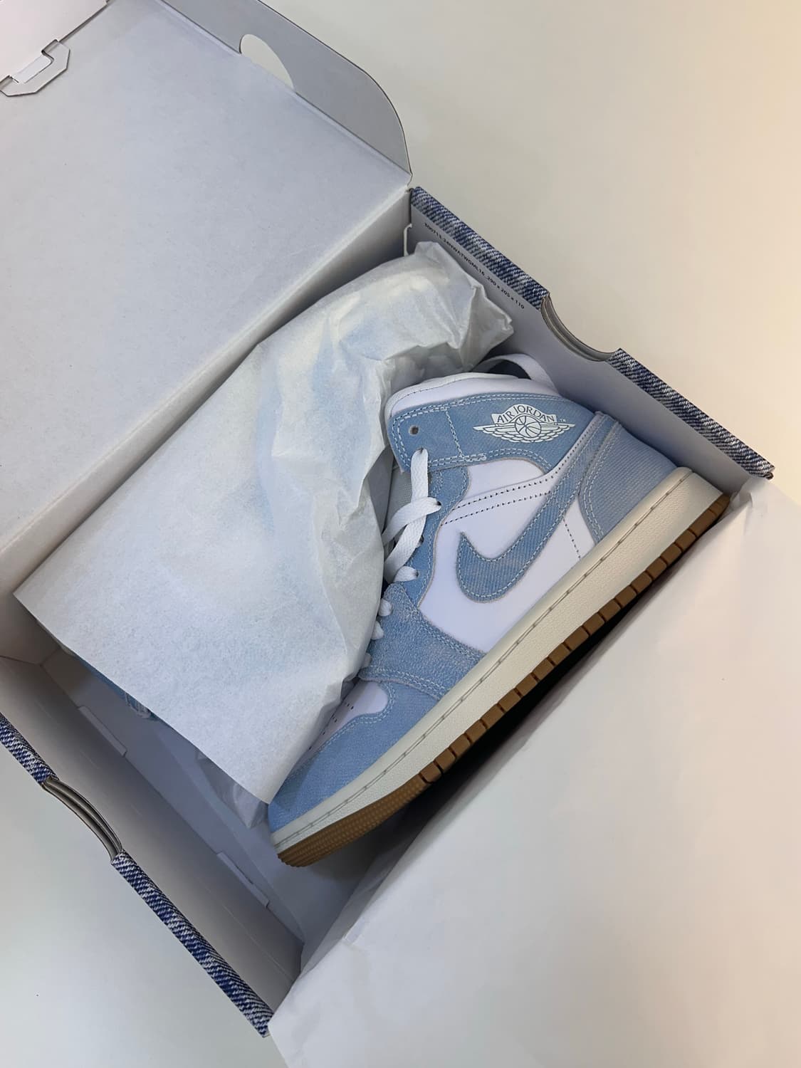 (W) 조던 1 미드 SE 화이트 세일  상품이미지2