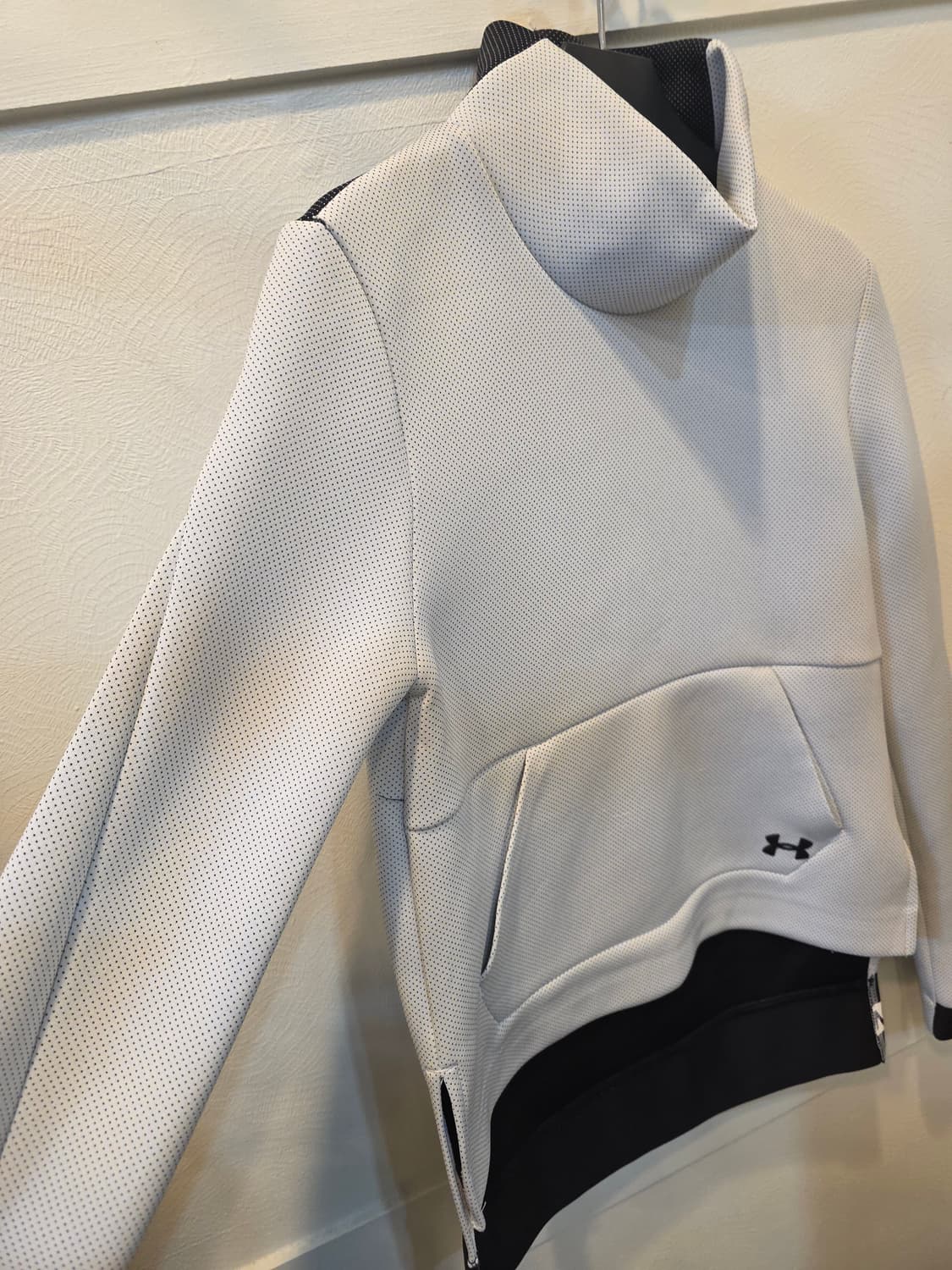 언더아머 흰색 XS 여성 폴라 맨투맨티셔츠 상품이미지3