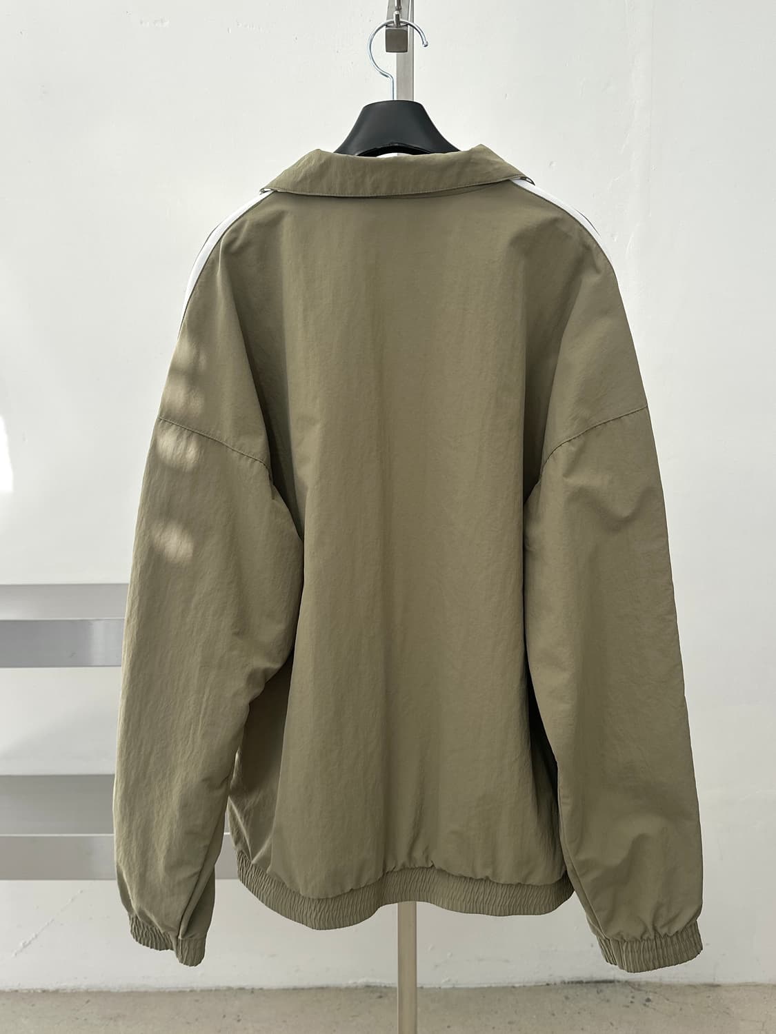 아디다스 올리브카키 락업 트랙탑  상품이미지6