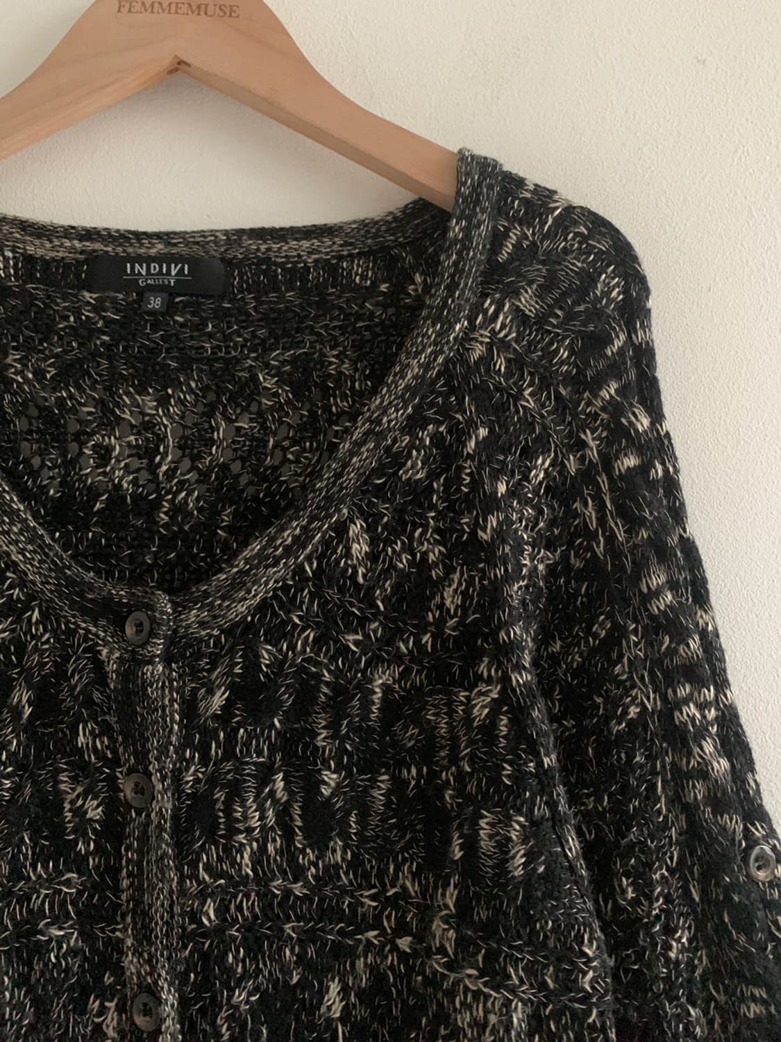 (Indivi)Black Warm Loose Cardigan 상품이미지4