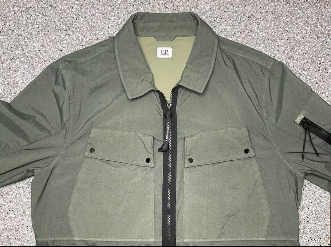 CP컴퍼니 유틸리티 나일론 오버셔츠 사이즈 XL 상품이미지1