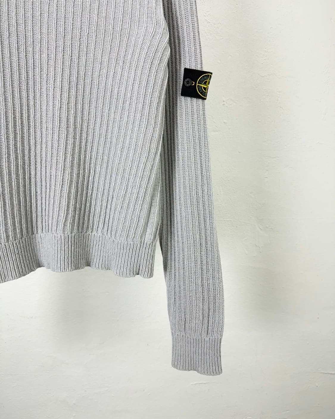 스톤아일랜드 라이트 그레이 풀 립 퓨어 크루넥 울 니트 상품이미지5