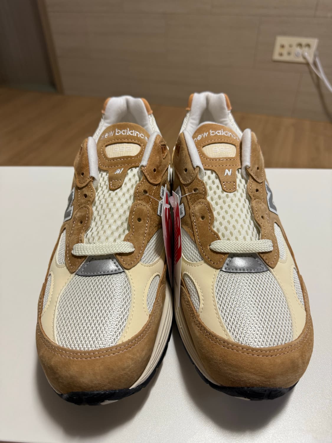 뉴발란스 992 카라멜 상품이미지1