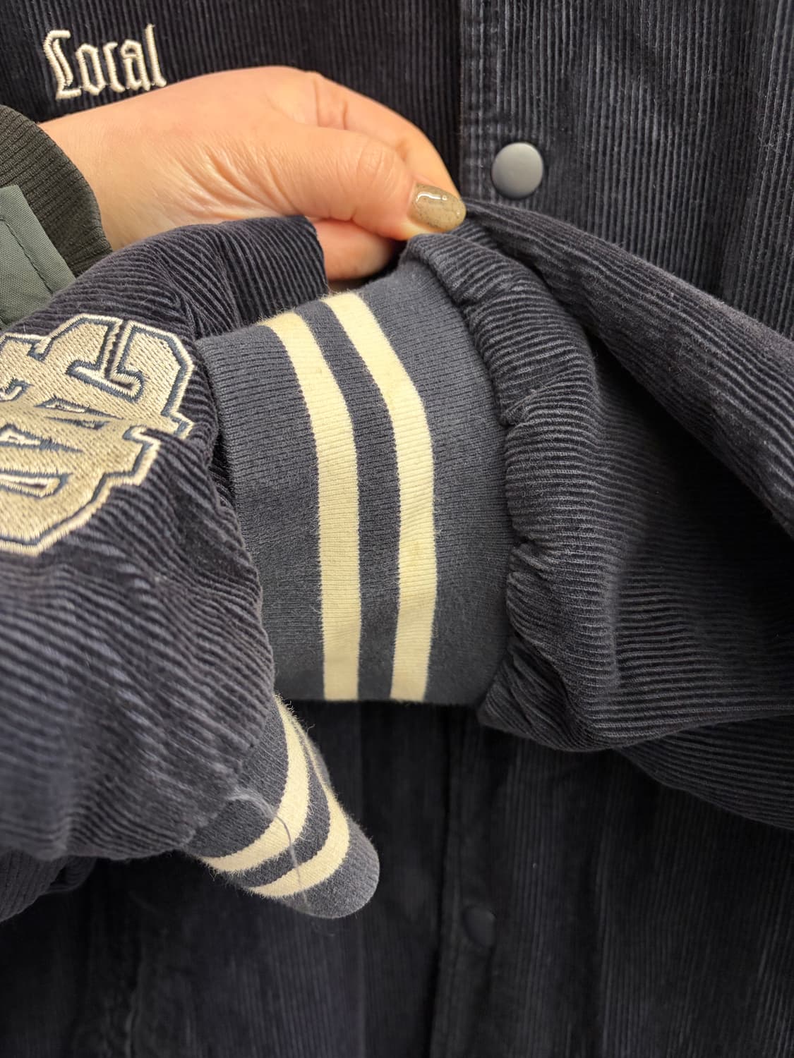 N101. 칼하트윕 레터맨 코듀로이 바시티 자켓 상품이미지2