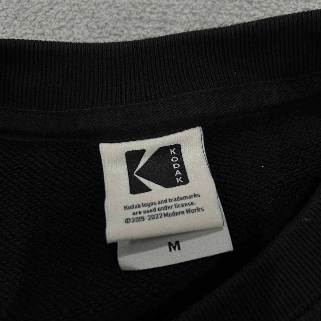 코닥 블랙 맨투맨 티셔츠 95 실측 사이즈 100 상품이미지2