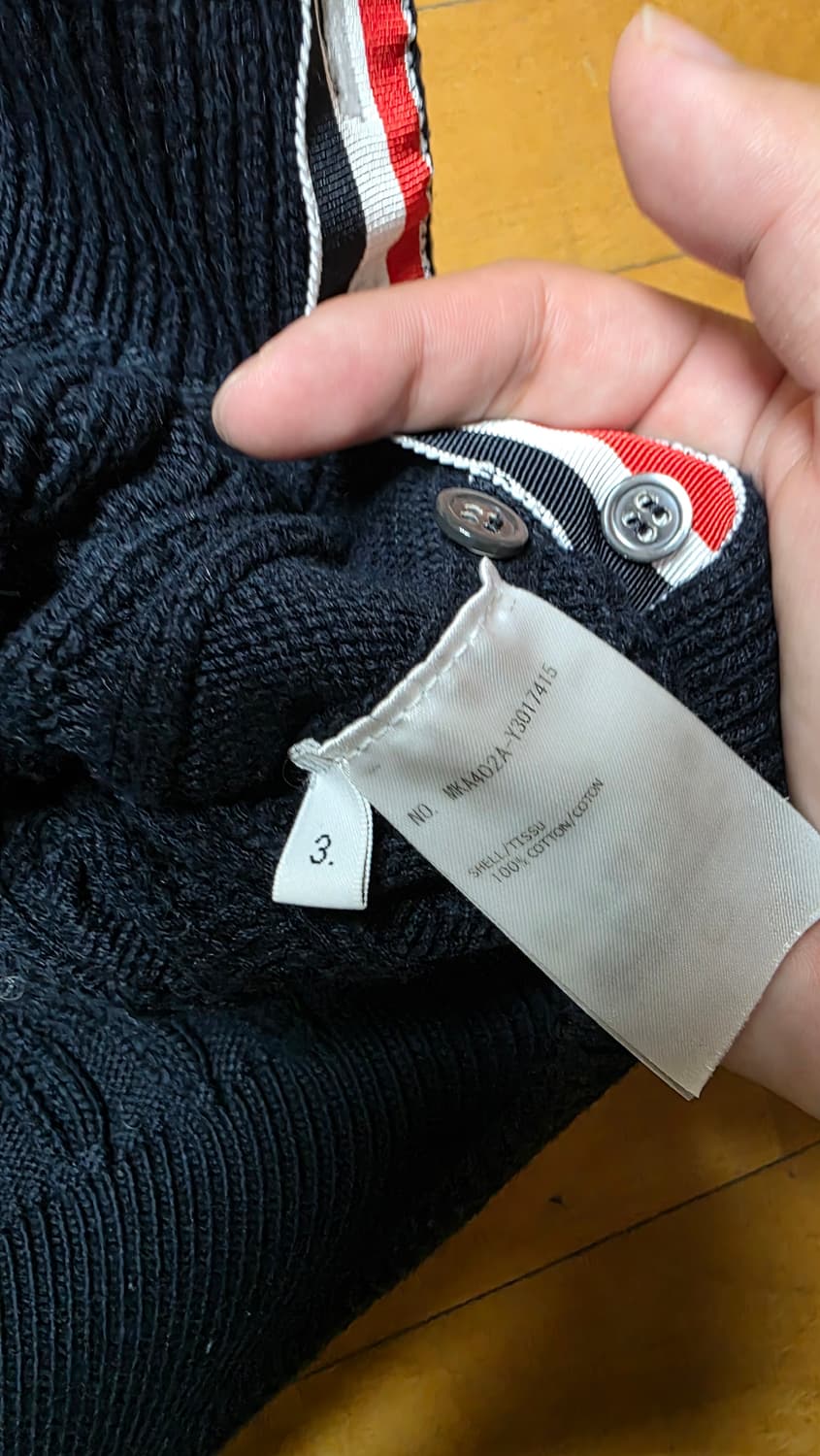 [3,새상품급]톰브라운 케이블 니트 네이비 상품이미지7