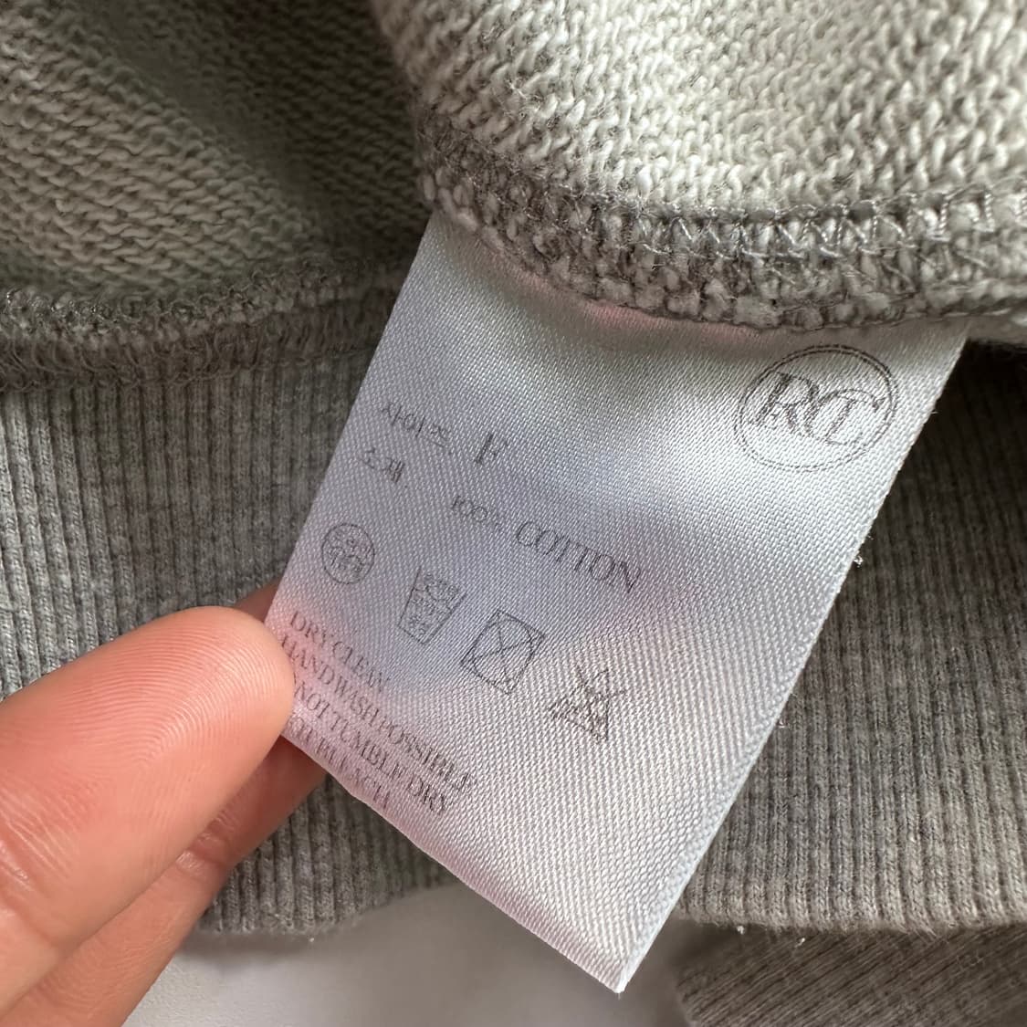 렉토 그레이 크롭 반집업 맨투맨   상품이미지7