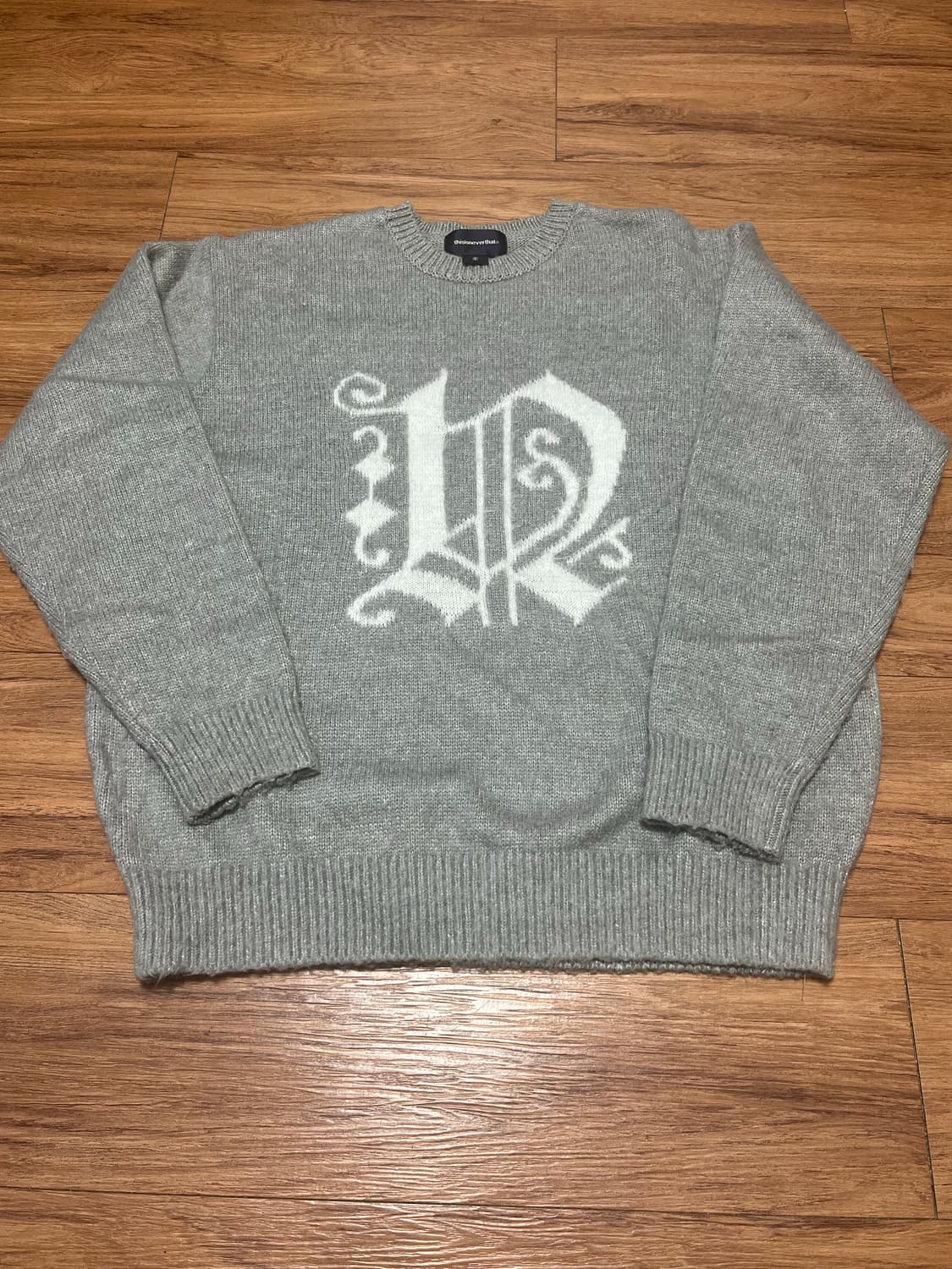 디스이즈네버댓 니트 그레이 S 상품이미지1