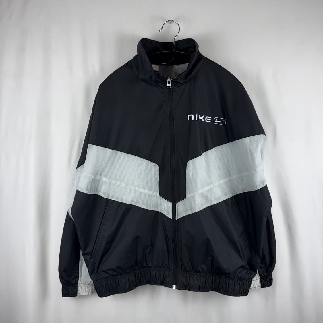 M) 나이키 우먼스 우븐 바람막이 자켓 블랙/화이트 상품이미지2