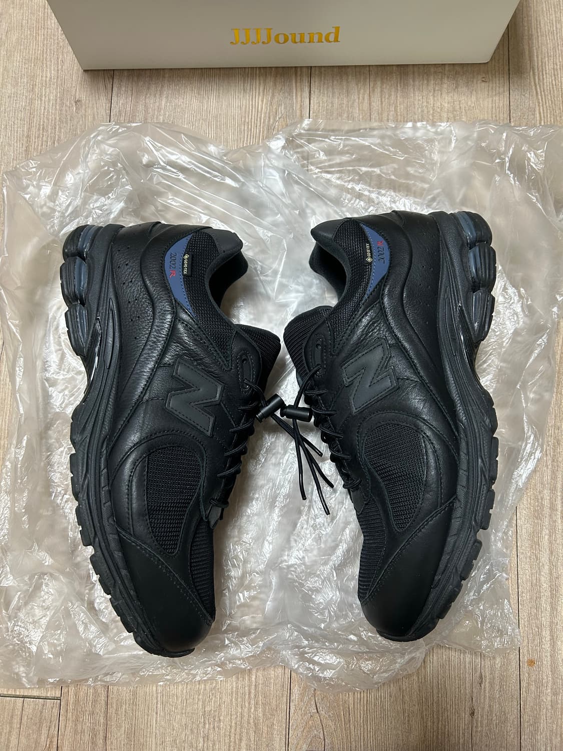 뉴발란스 x JJJ자운드 2002R 레더 고어텍스 블랙 스톰 상품이미지3