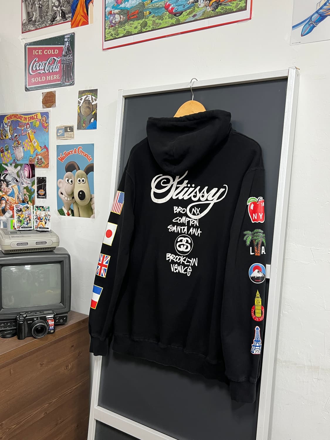 Stussy 스투시 월드 투어 사이드 플래그 로고 풀오버 후드티 상품이미지8