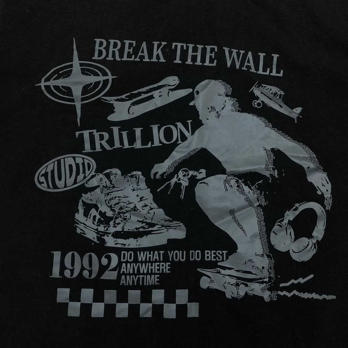 트릴리온 프린팅 빅로고 블랙 반팔티 상품이미지2