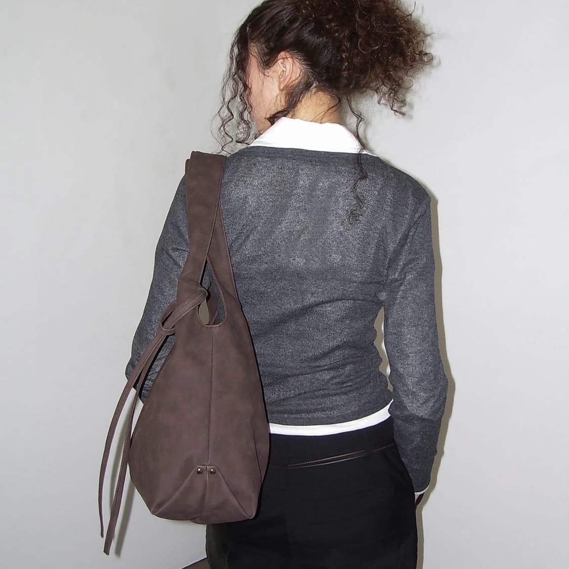 피시아 브라운 숄더백 상품이미지2