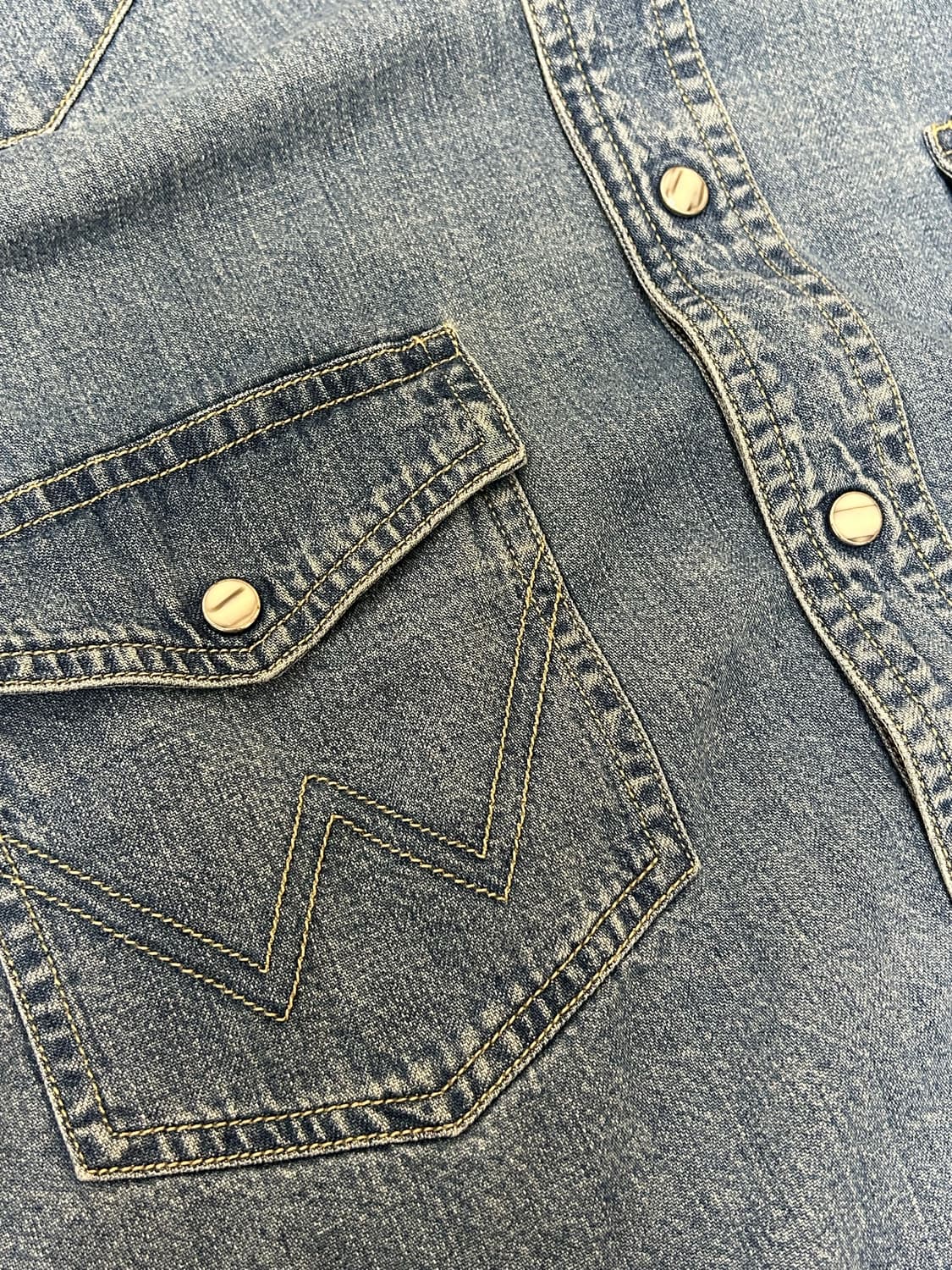 랭글러 빈티지 웨스턴 버튼 데님셔츠 상품이미지5