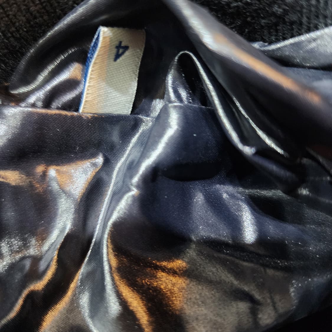 몽클레어 남성 후드 숏패딩 4사이즈 유광블랙 한글택! 상품이미지8