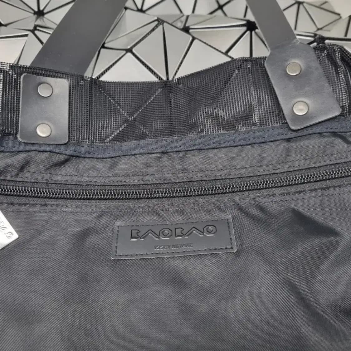 바오바오 이세이미야케 루센트 실버 토트백 상품이미지7