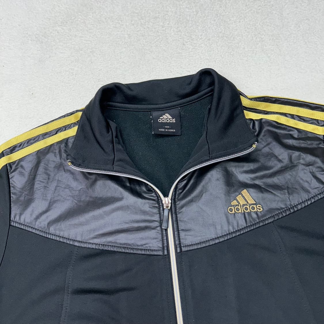 Adidas black & gold jersey 상품이미지5