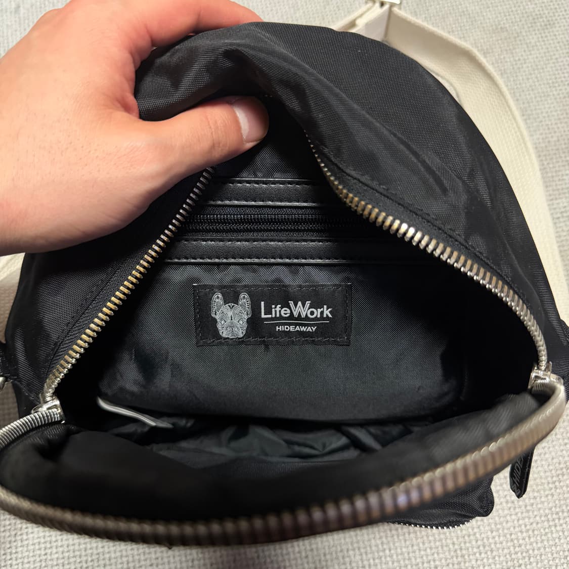 라이프워크 블랙 미니 크로스백 상품이미지2