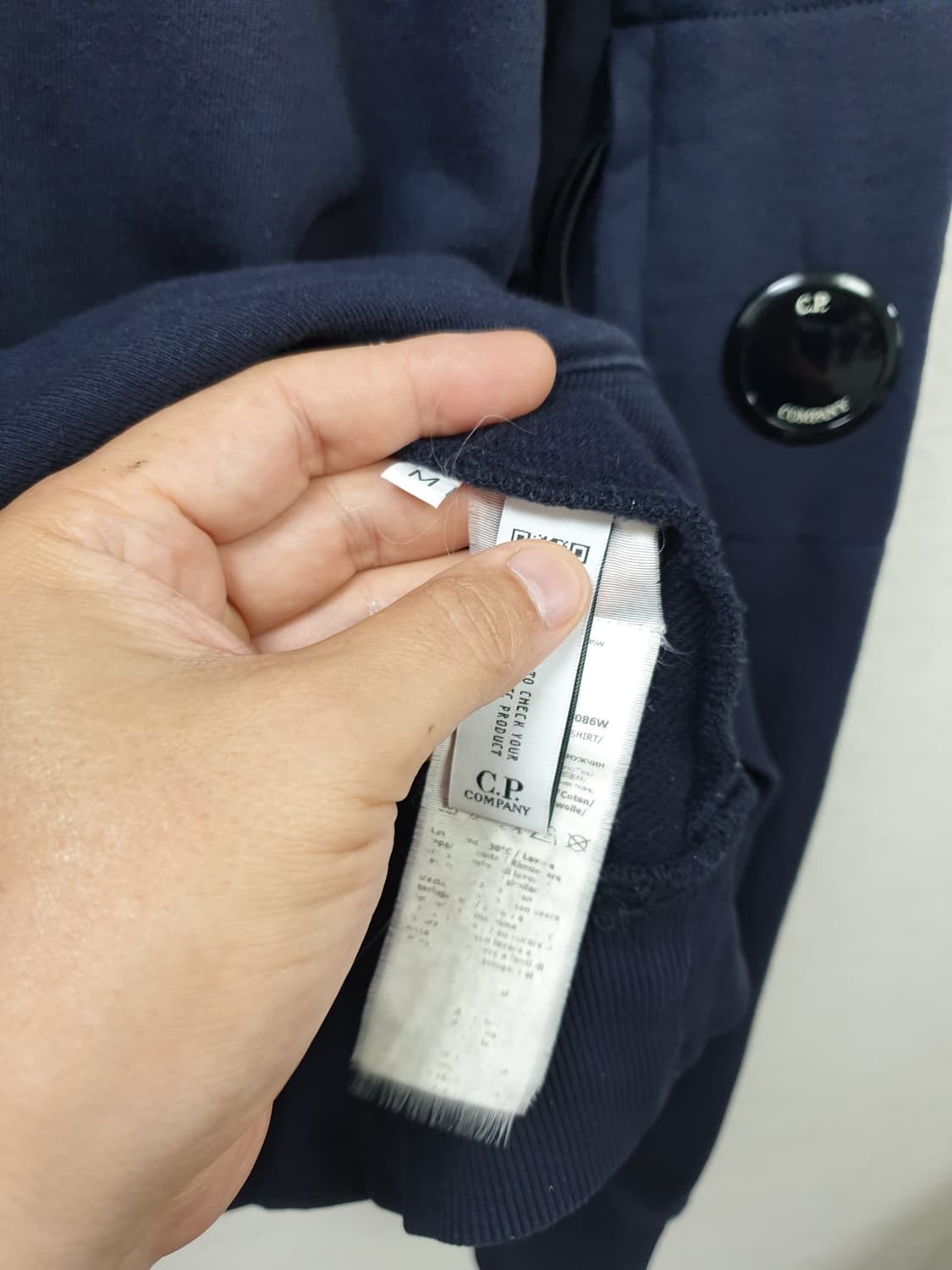 [m/95] cp컴퍼니 렌즈와펜 맨투맨 네이비 상품이미지5