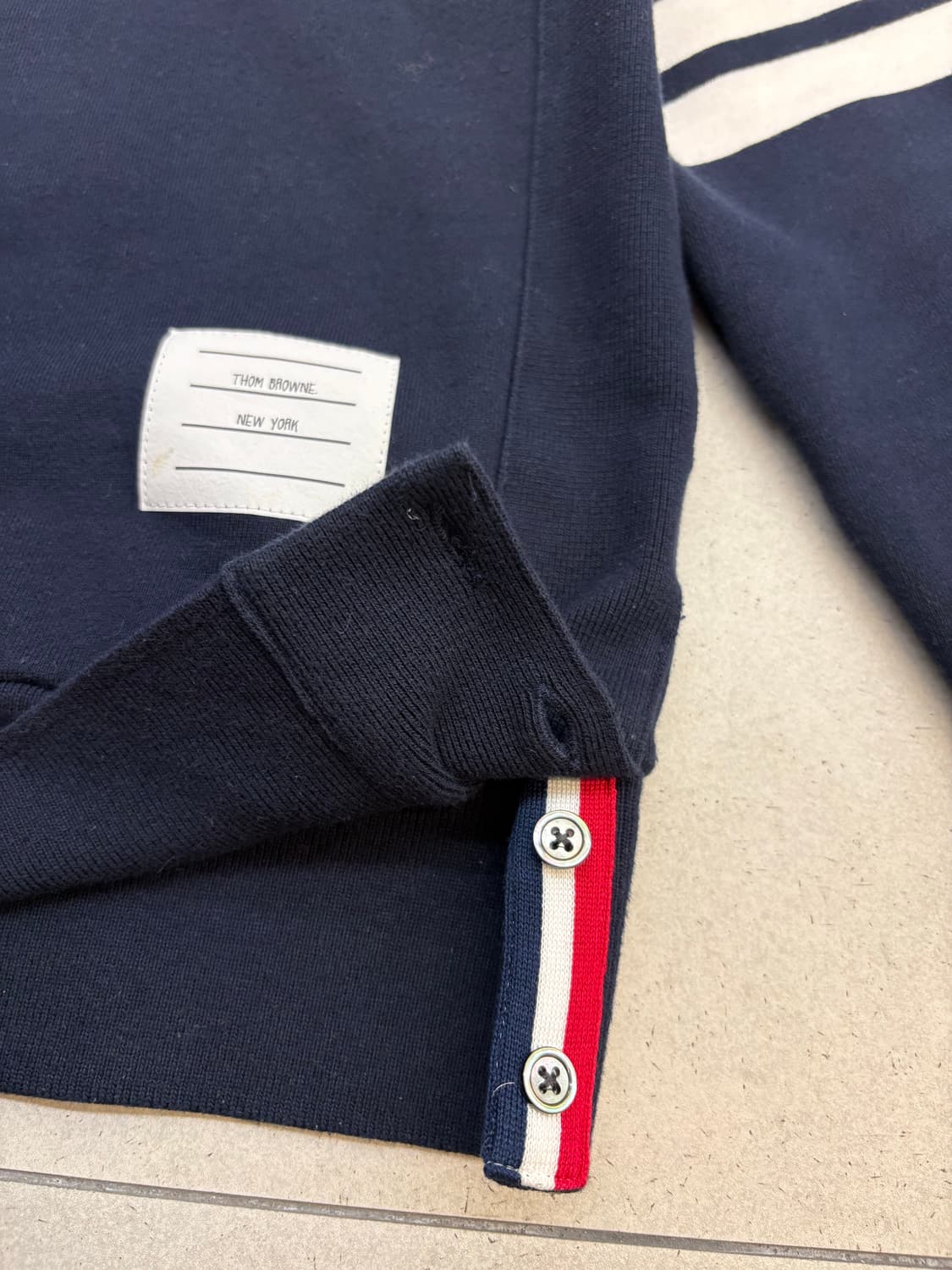 톰브라운 클래식 크루넥 맨투맨 상품이미지6