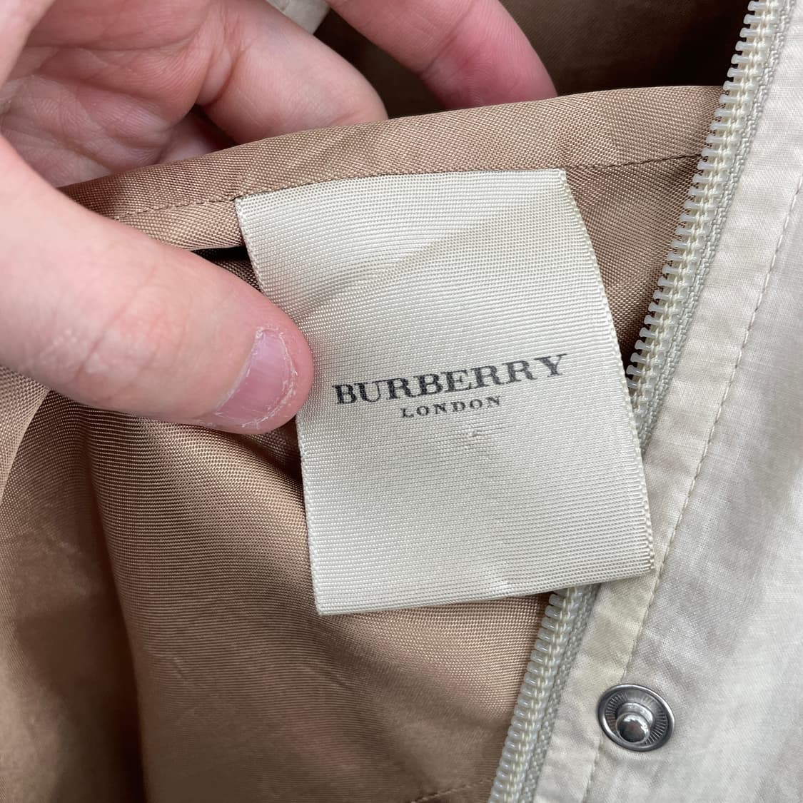 버버리 베이지 얇은 아우터 집업 자켓 상품이미지6