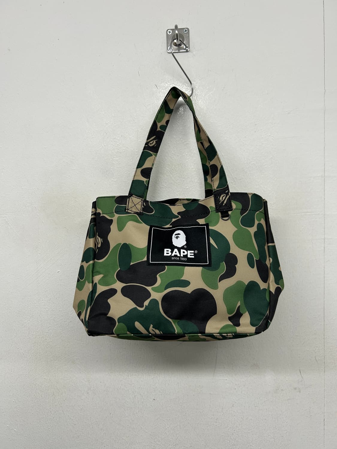 베이프 부록 카모 토트백 상품이미지1