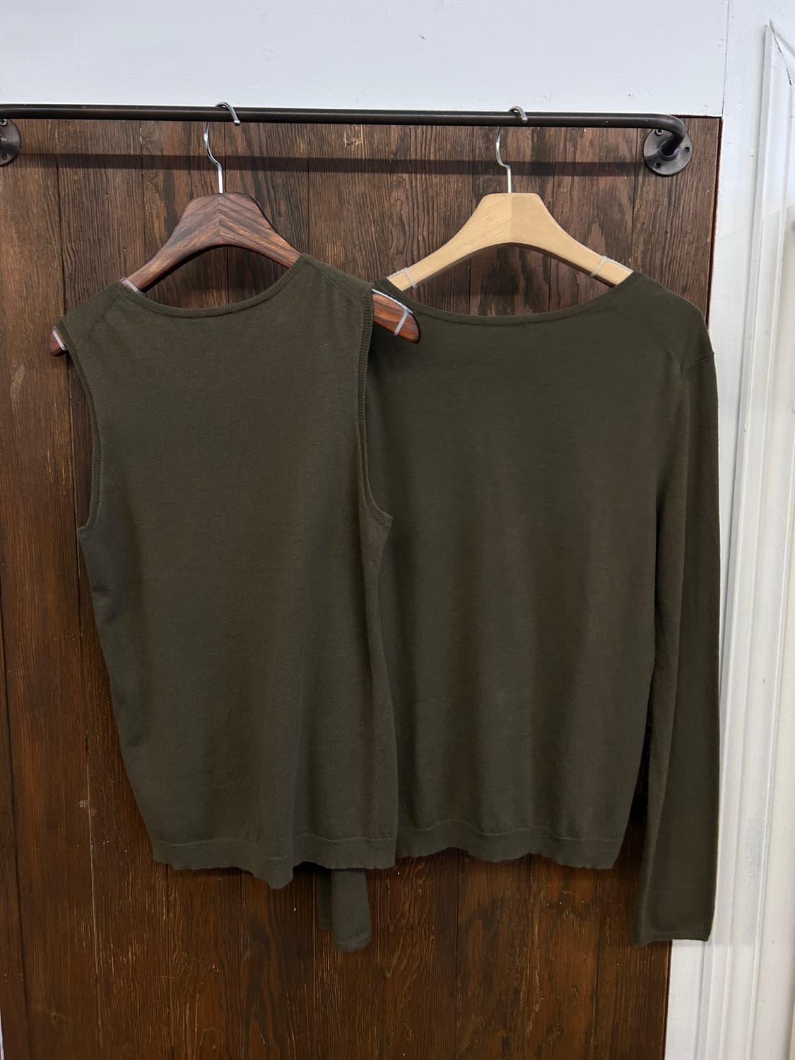 띠어리 정품 카키 나시가디건 앙상블 상품이미지3