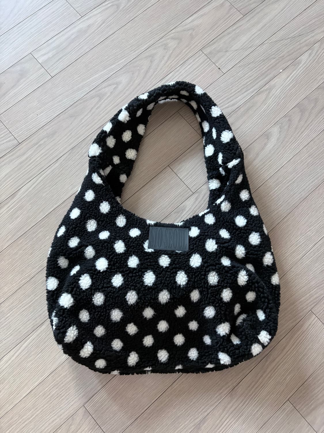 sio 시오 도트 플러피 숄더 백 [블랙] 상품이미지3