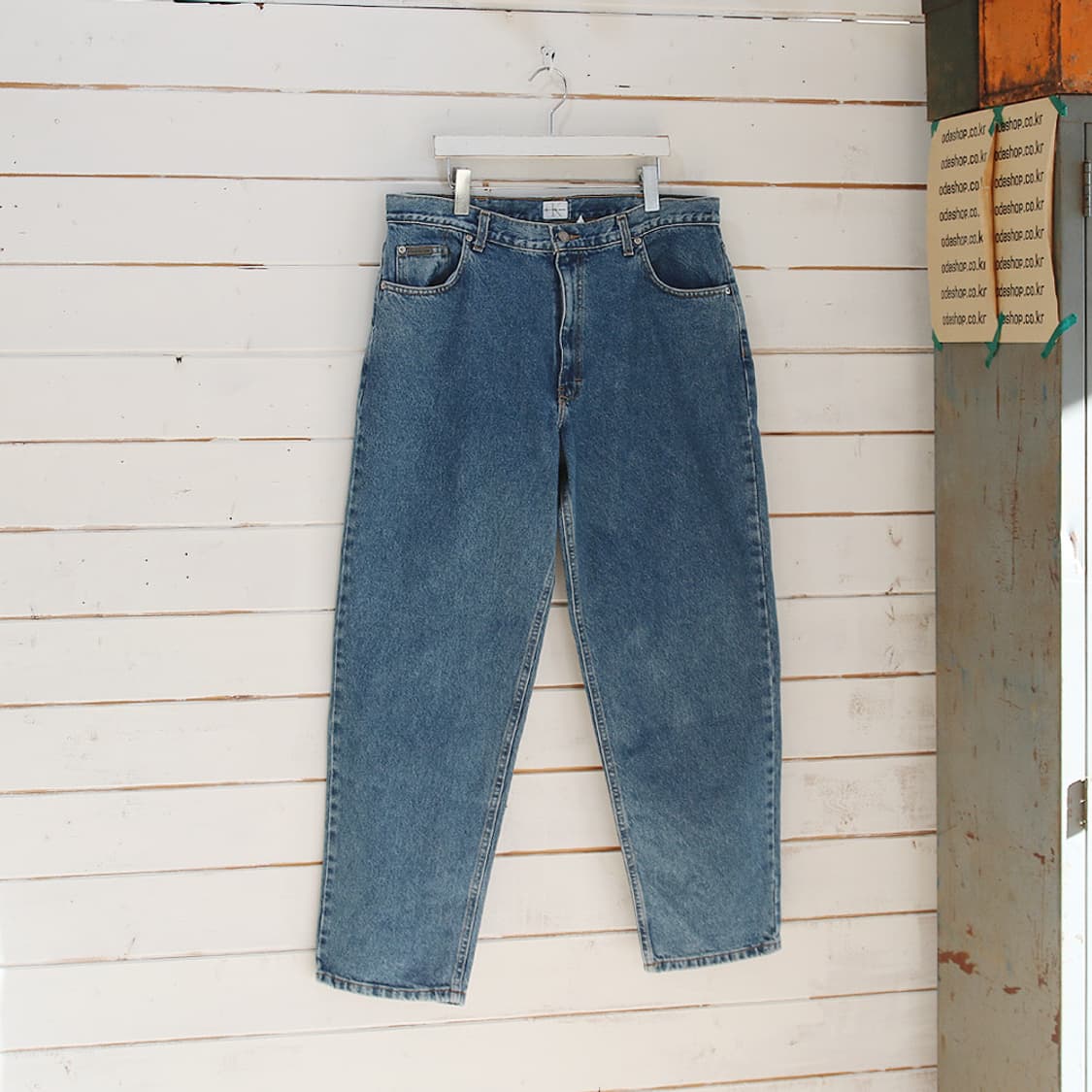 (착용컷) 캘빈클라인 데님 팬츠 (남성용 35) 상품이미지3