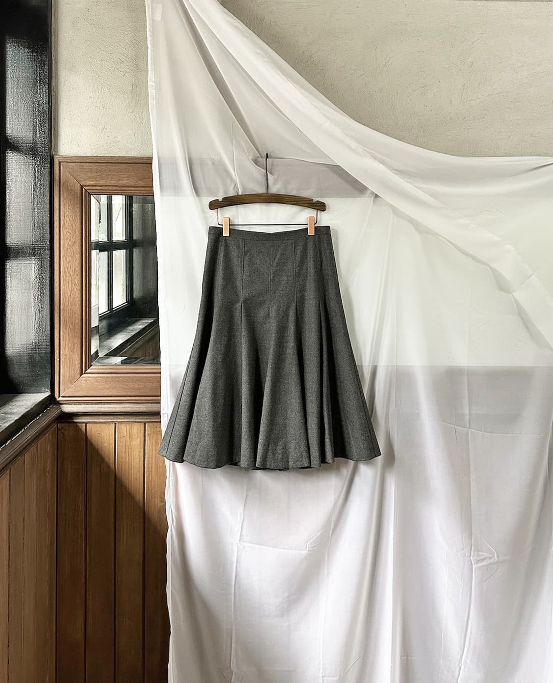 BURBERRY LONDON gray pleated skirt 상품이미지5