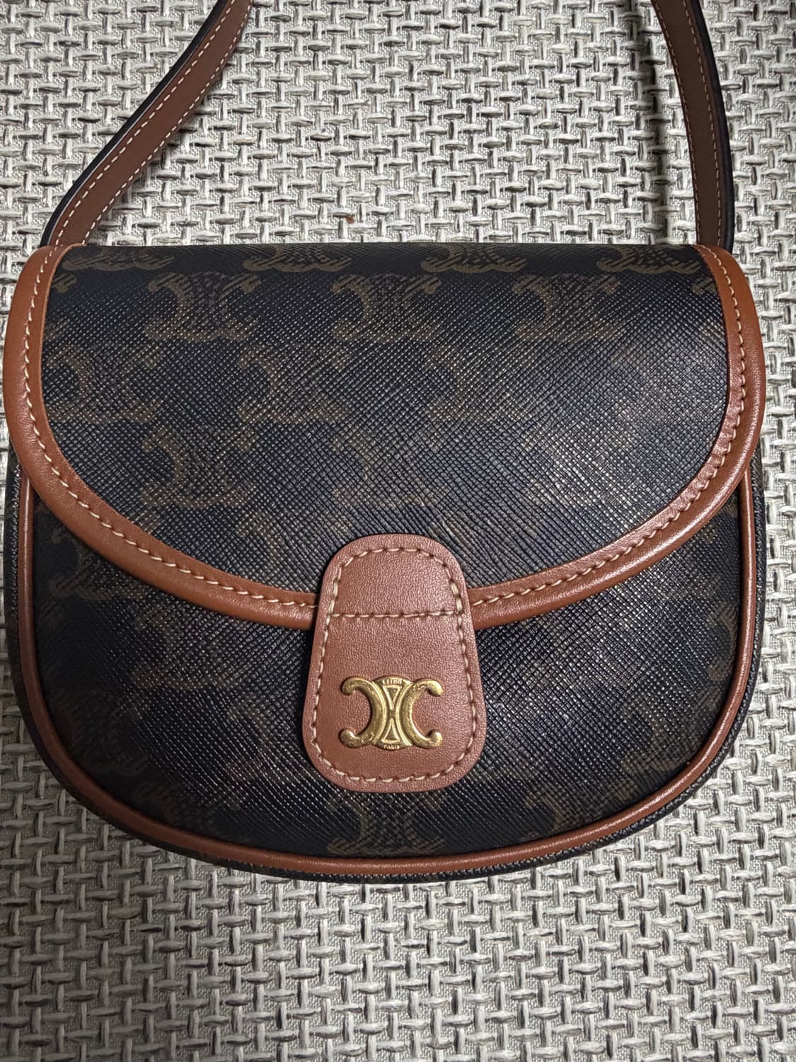 24ss[백화점판/새상품급]셀린느 트리옹프 베사체 미니백 상품이미지2