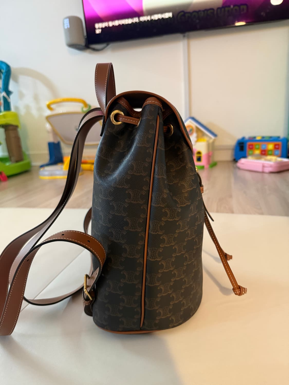 셀린느 미디엄 폴코 백팩 상품이미지5