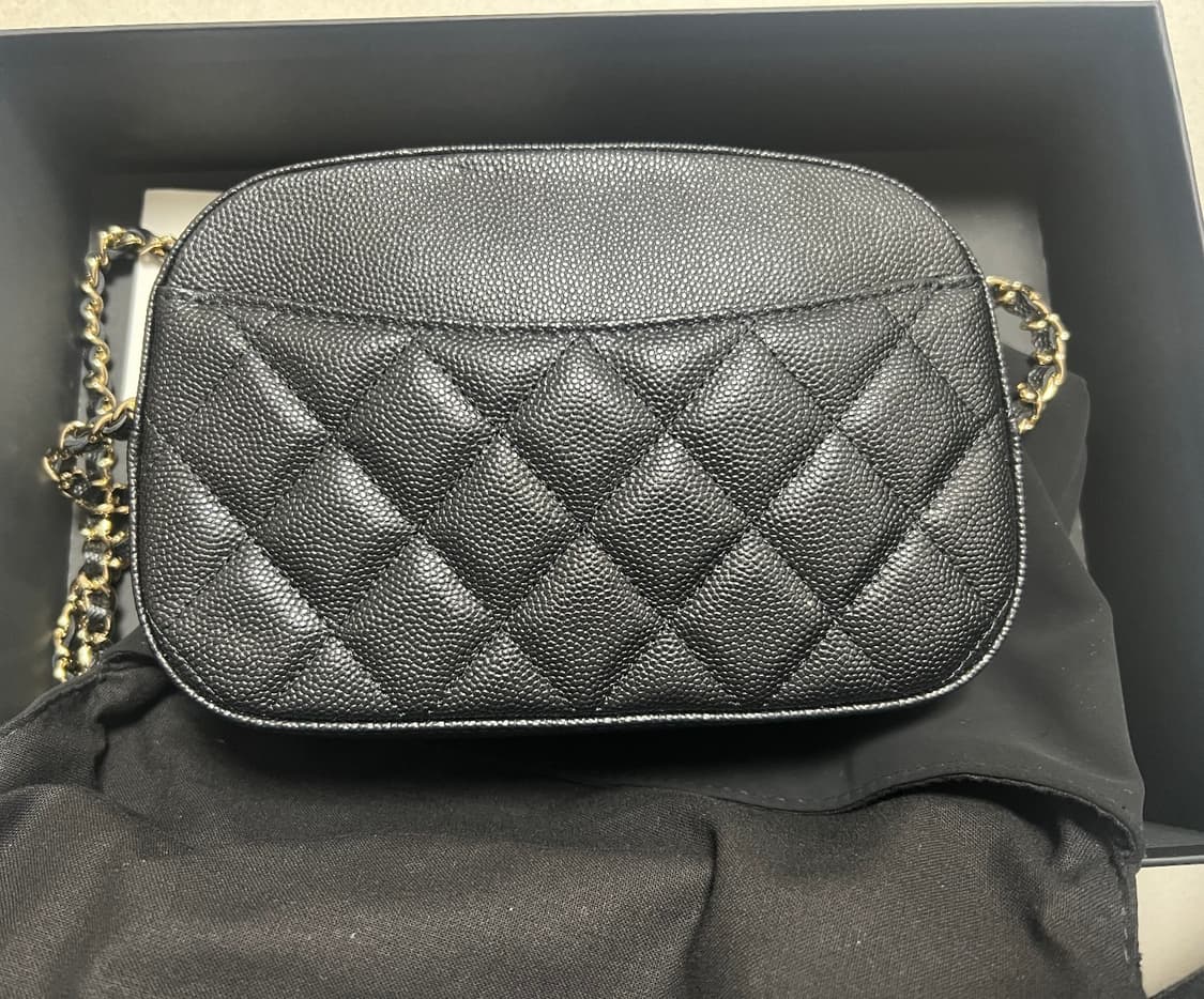 샤넬 카메라백 AP2287 오눅착용 상품이미지2