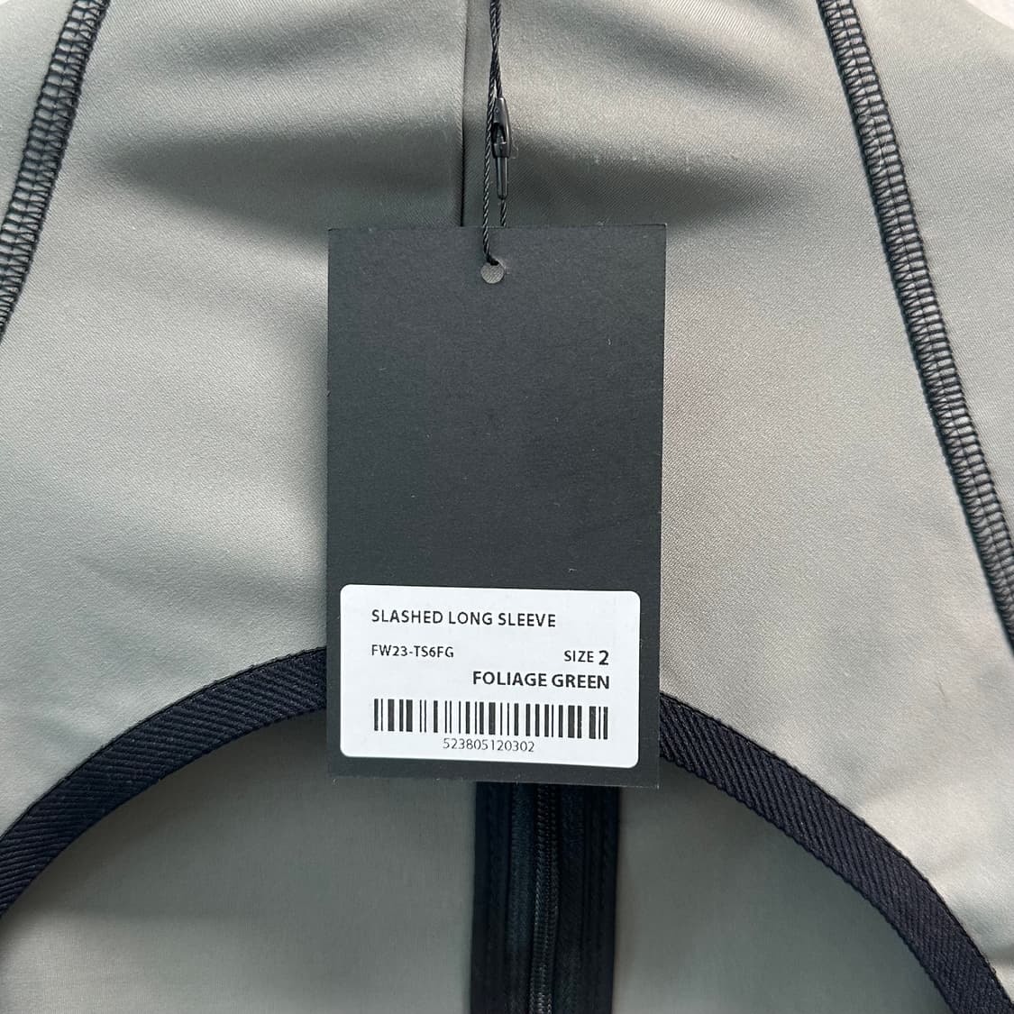 ( 새상품/택제거X ) 혜인서 슬래쉬드 롱슬리브 상품이미지4