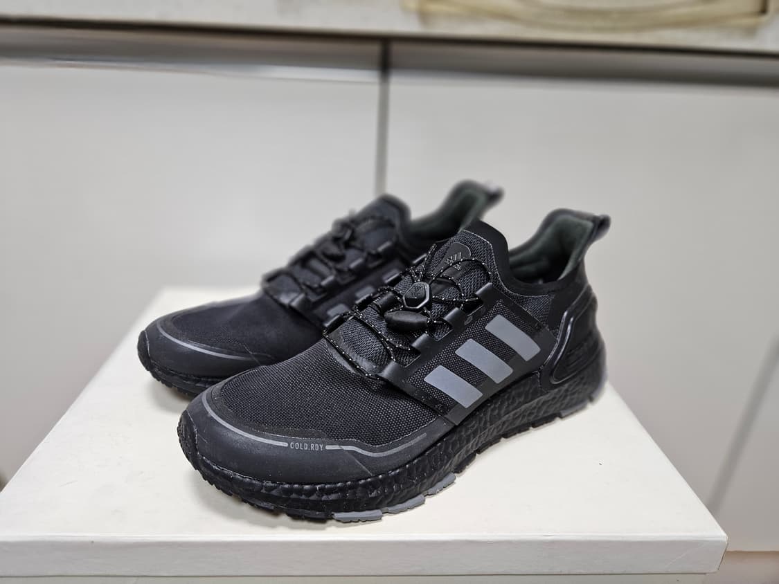 아디다스 울트라부스트 콜드레디 런닝화 285 미리 상품이미지1