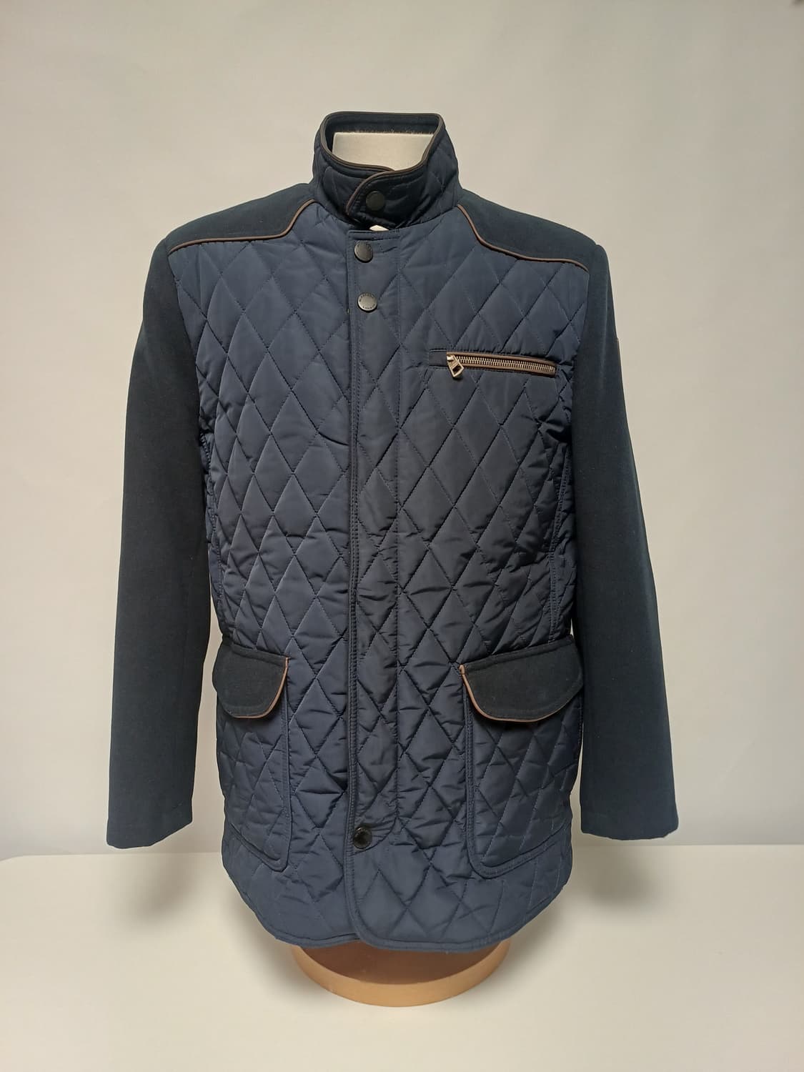 버버리(Burberry) 노바체크 안감 다이아몬드 퀼팅자켓 상품이미지2