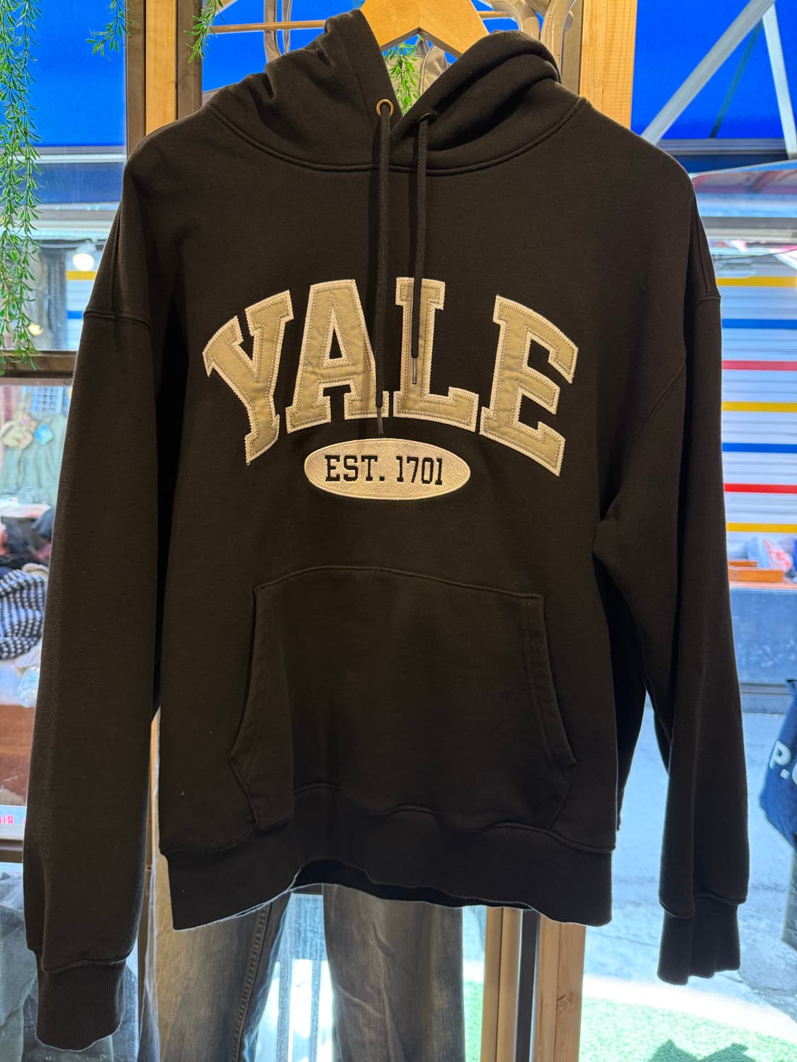 예일 블랙 후드티 상품이미지1