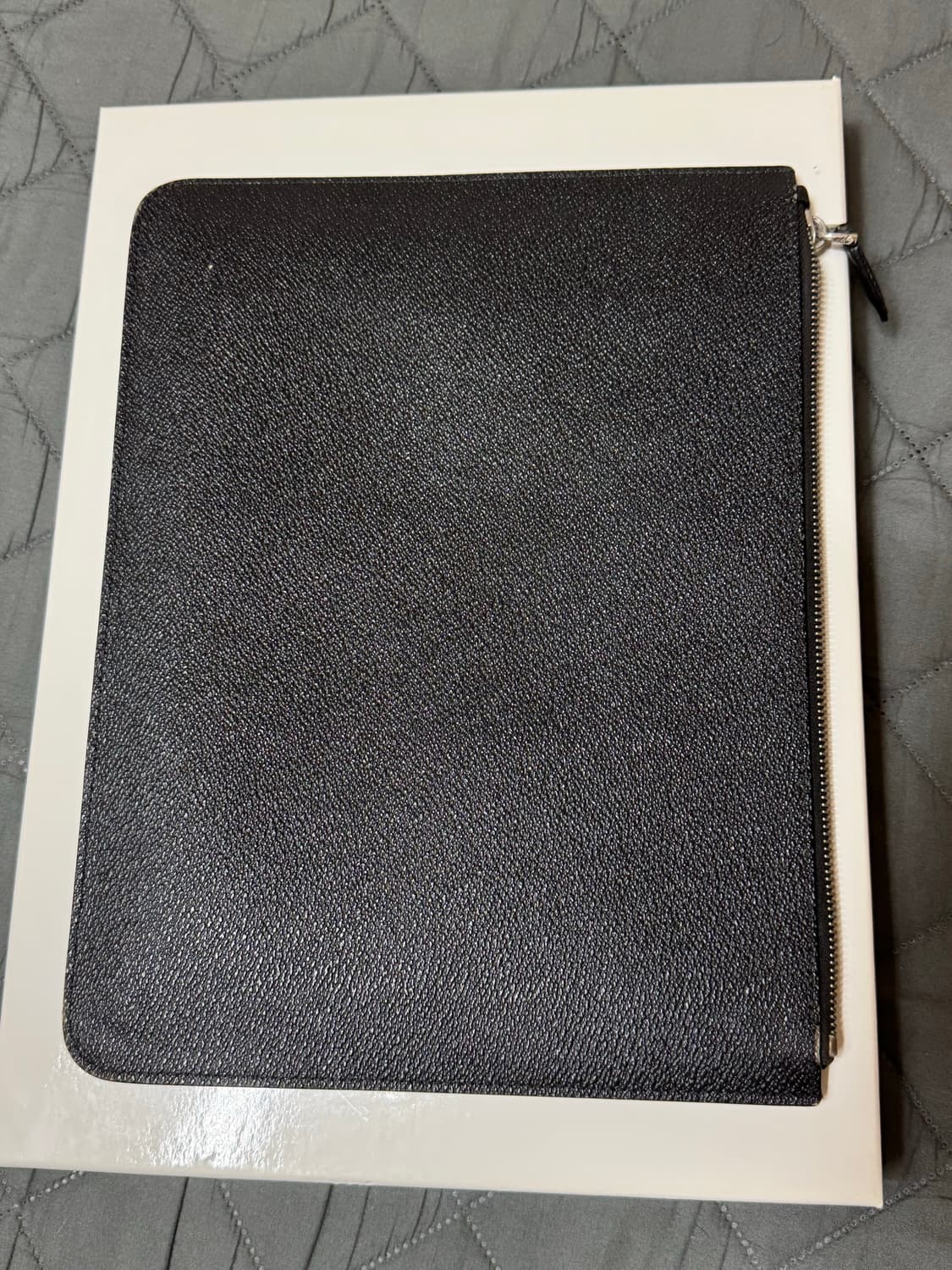 지방시 샤크 레더 클러치 블랙 상품이미지3