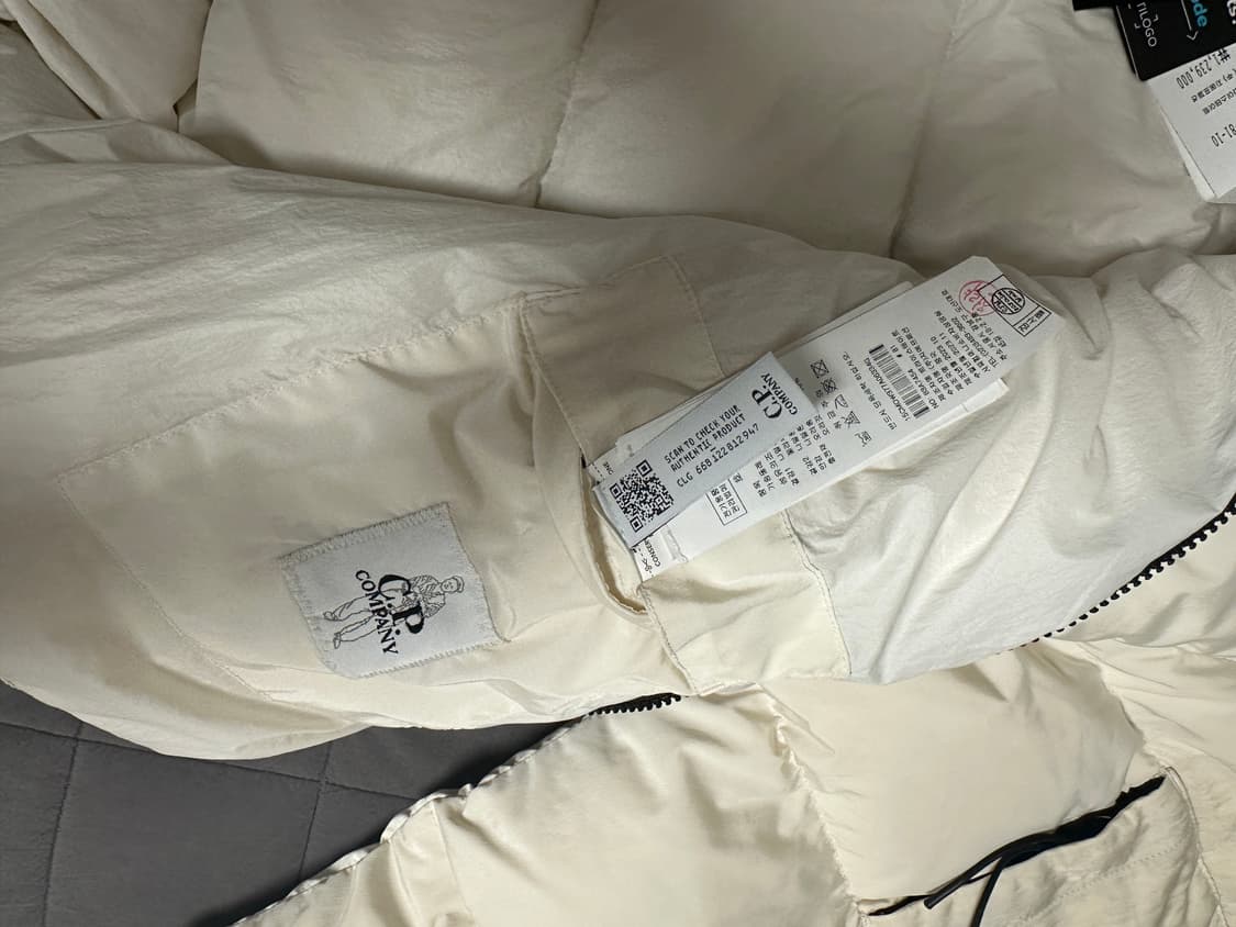 새상품) Cp 컴퍼니 nycra 후드 쉘 다운 자켓 패딩 상품이미지4