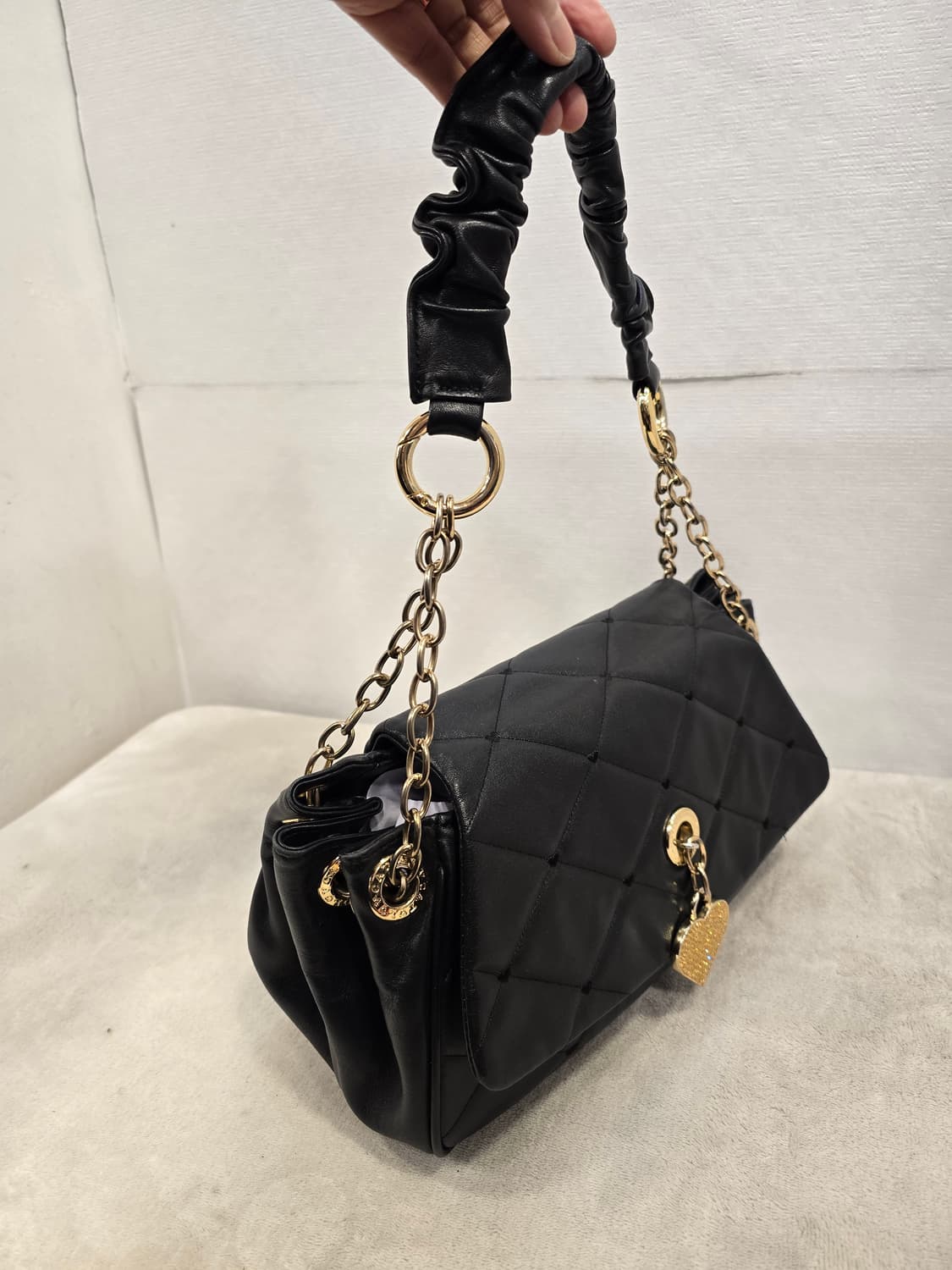 러브캣 블랙 퀼팅 체인 숄더백 가방 상품이미지3