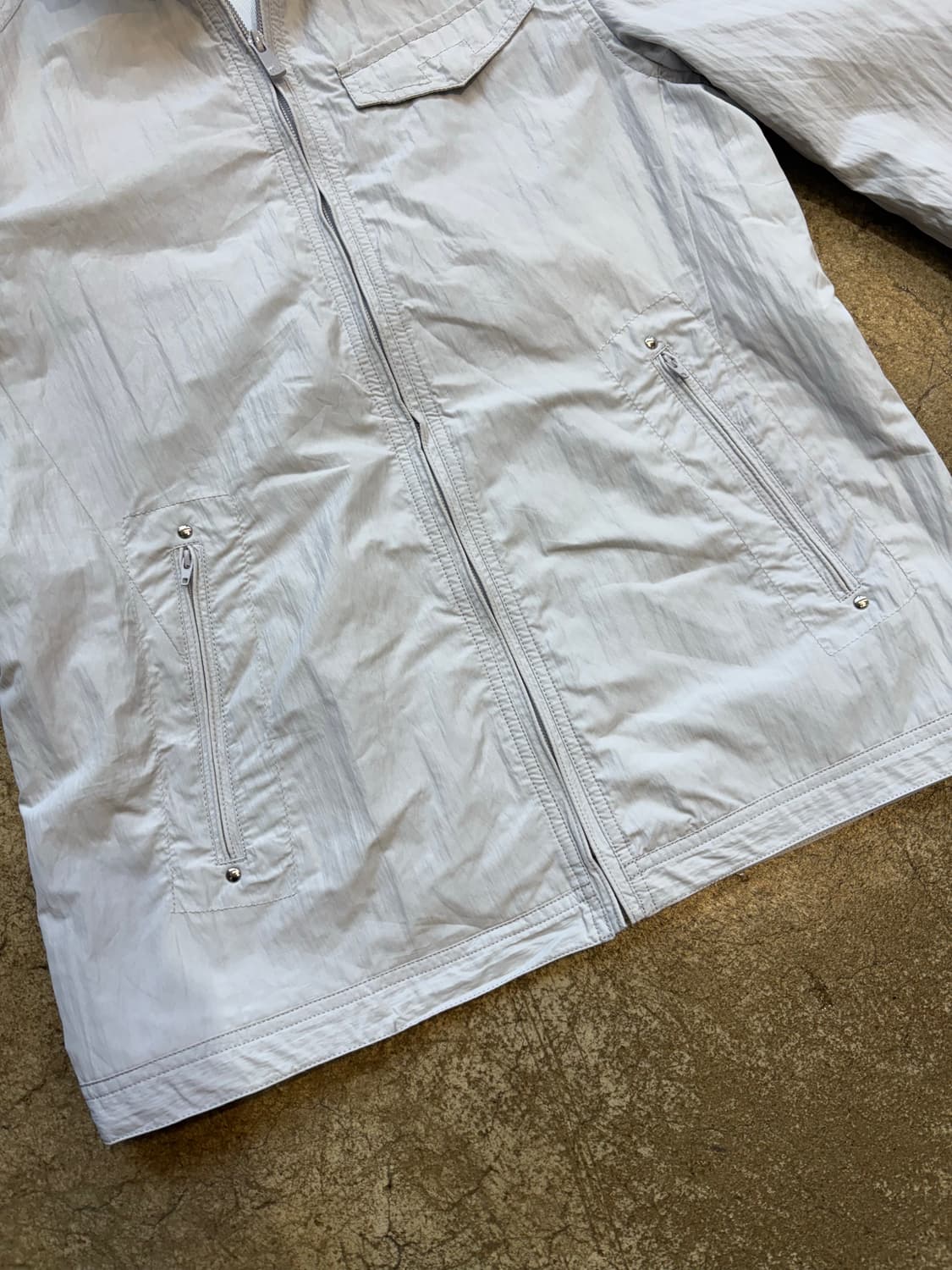 PLAYBOY 라이트그레이 나일론 집업 재킷 상품이미지3