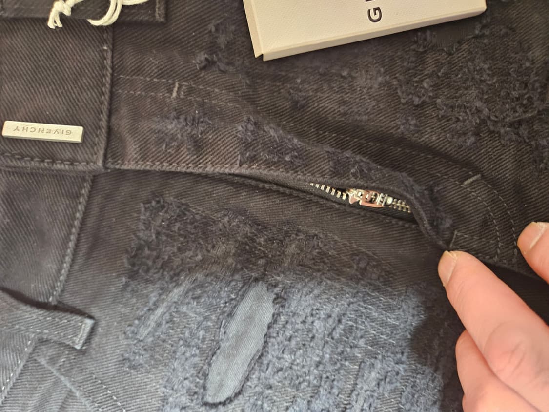 지방시 22FW 디스트로이드 진 Black 워싱 JEAN 상품이미지4